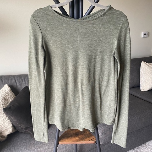 *2/$15* Victoria's Secret Crossback Long Sleeve - Picture 1 of 4